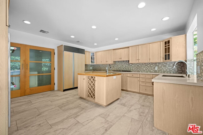 Photo - 435 Dalehurst Ave