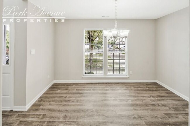 Photo - 204 W Walnut Ave