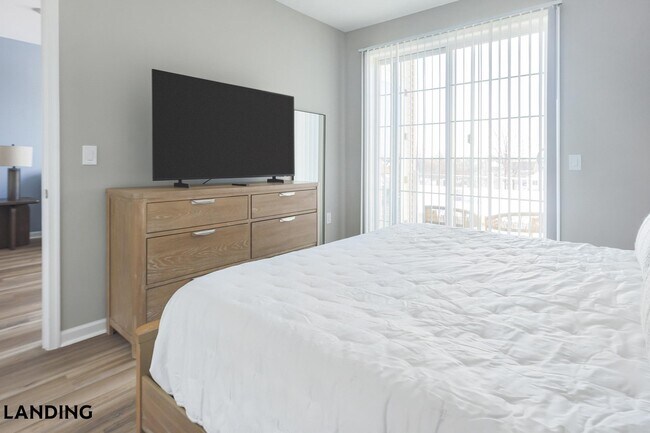 Photo - 100 River Park Dr Unit 321