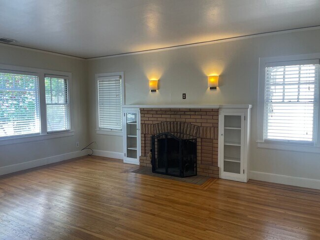 Photo - 2 Bedroom 1 Bathroom Home in West Tahoe Park