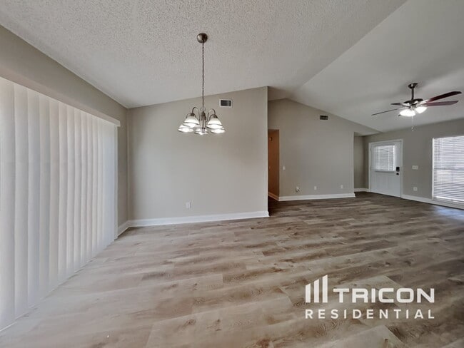 Photo - 4051 Forecast Dr