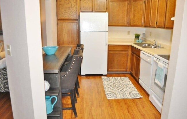 Photo - Island Place Apartments - On the River