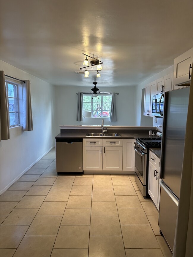 Photo - 2942 W Butler Dr