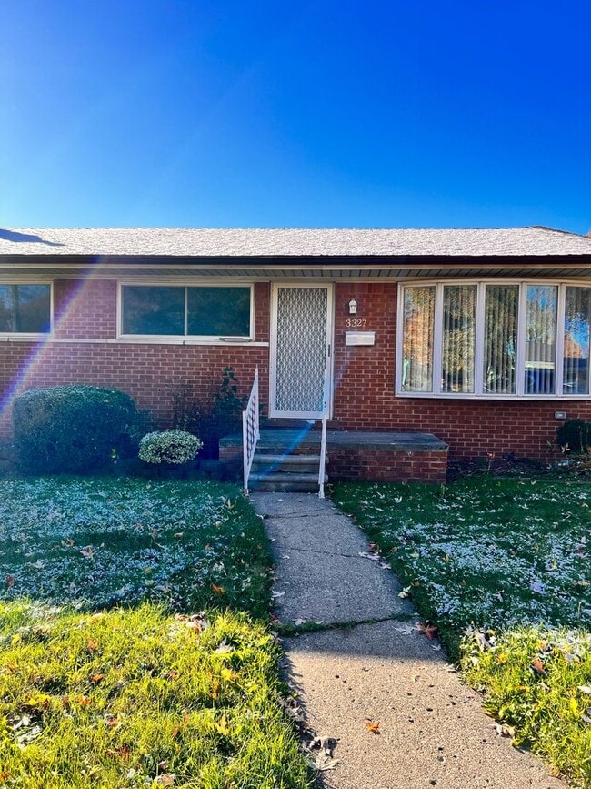 Building Photo - FOR RENT!!