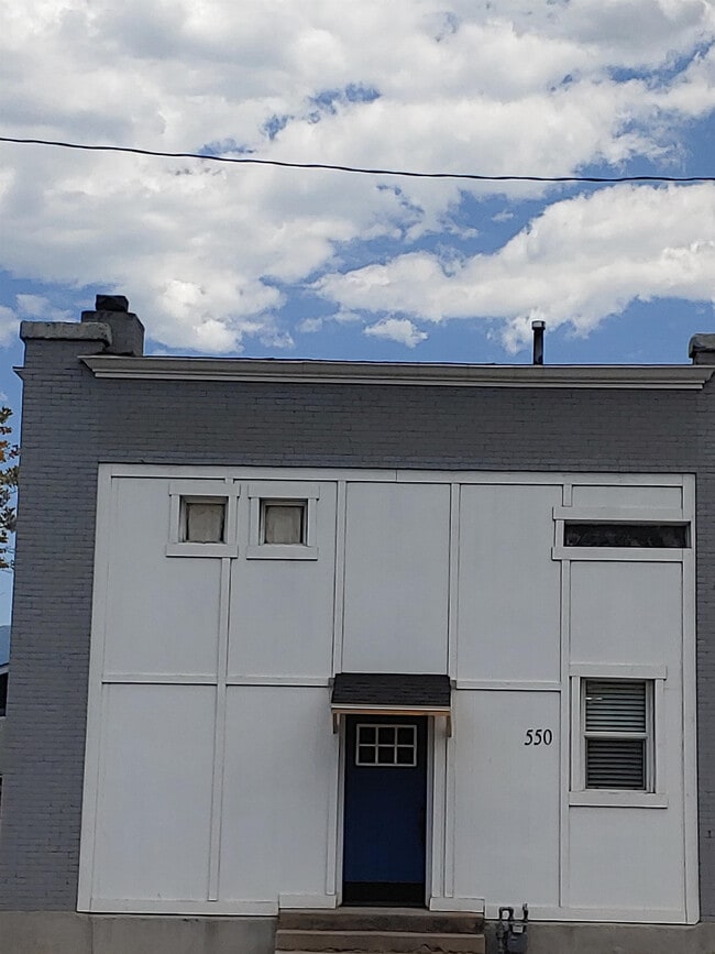 Building Photo - 550 N Main St