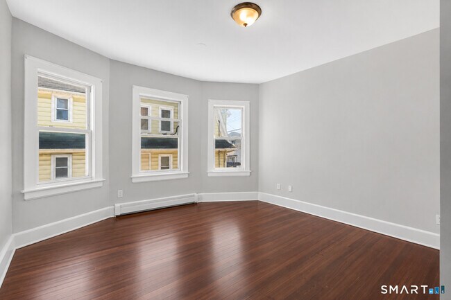 Photo - 380 Gurdon St