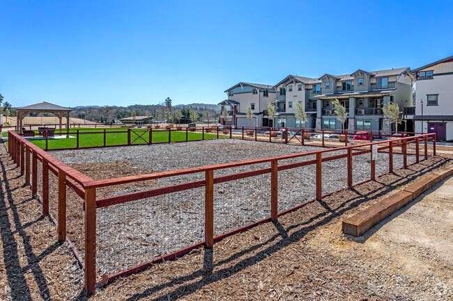 Emerald Ridge Apartments