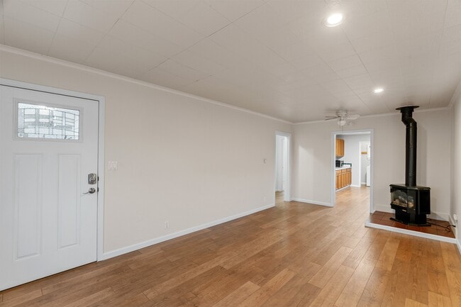 Photo - 208 S Chehalis St