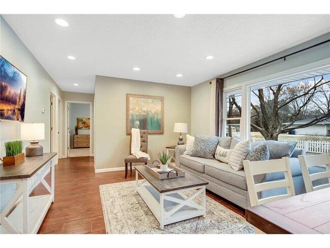 Photo - 17520 11th Ave N