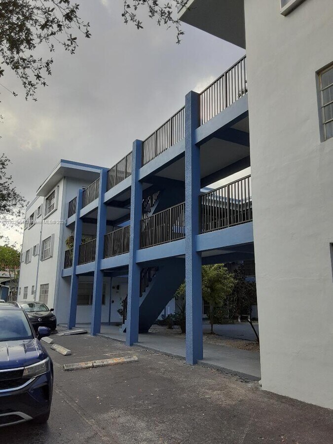 Photo - 1943 Monroe St Unit 306A