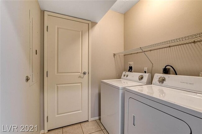 BEAUTIFUL 2 BEDROOM AT THE ONE! - BEAUTIFUL 2 BEDROOM AT THE ONE! Casa
