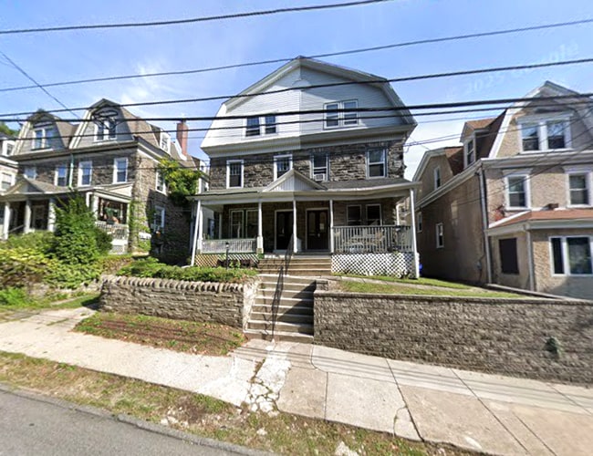 Building Photo - 134 W Mt Pleasant Ave Unit 2