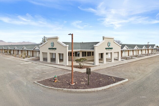 Building Photo - 1879 W Peppertree Dr Rental