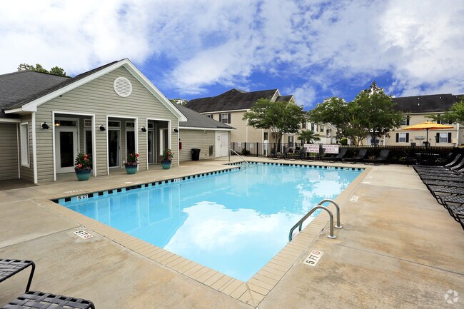 Photo - Devon Pointe Apartments and Townhomes