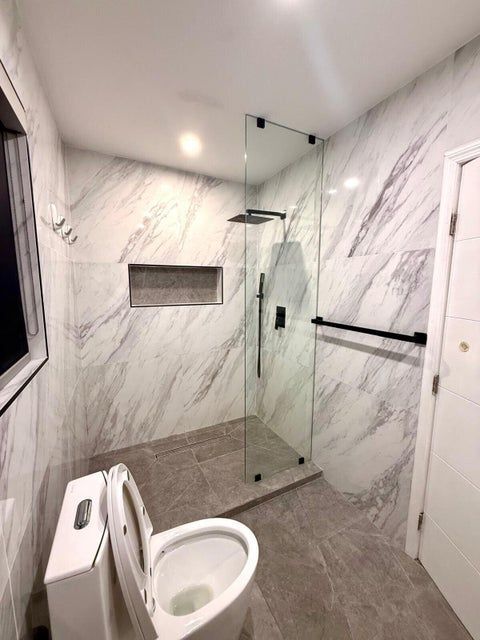 Photo - 4411 Thomas St