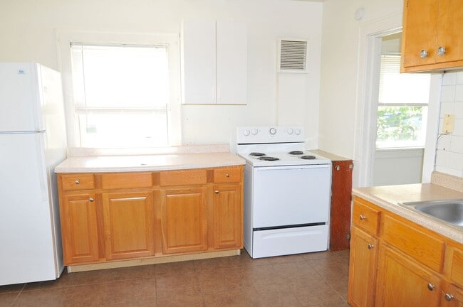 Photo - Great 7 bedroom 3 bath House located in St Cloud MN