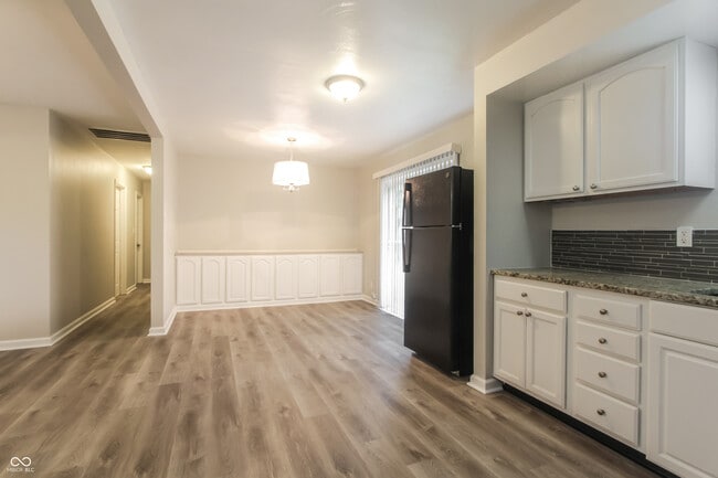 Photo - 5105 Rixon Ave