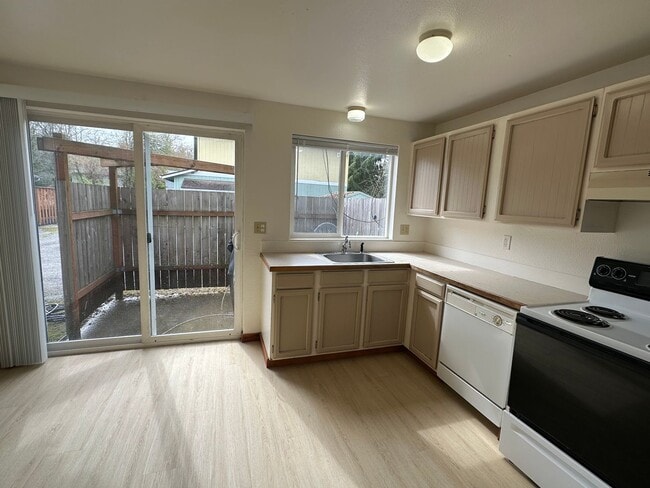 Photo - 2208 Wilson Ave Unit A