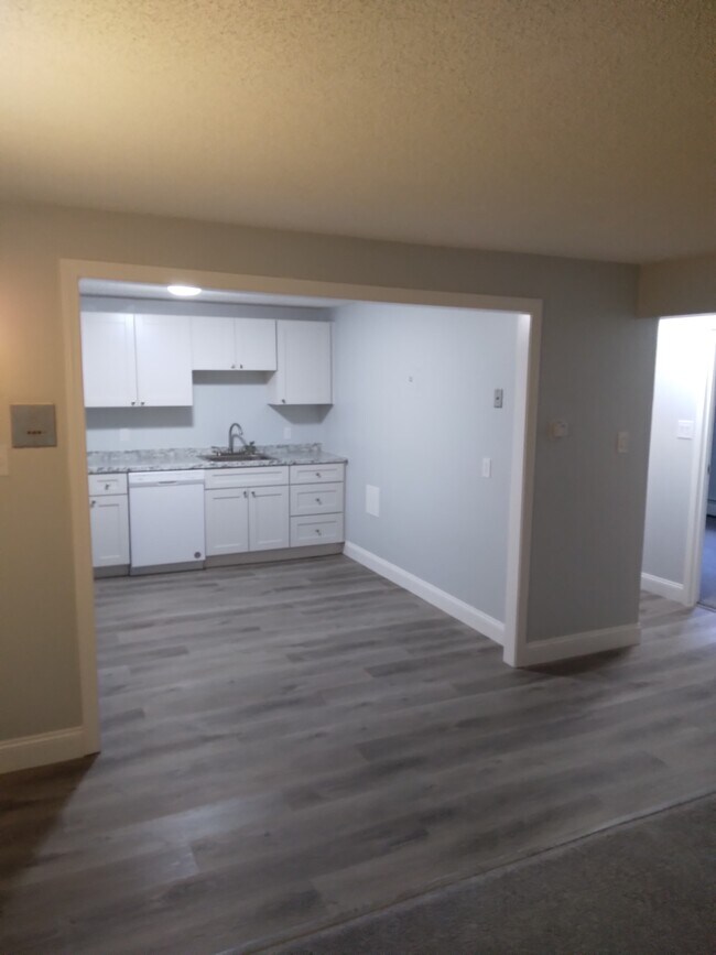 Photo - 13 Silvestri Cir Unit #2