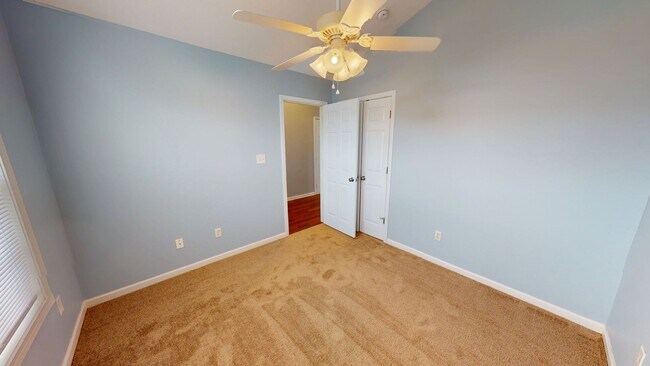 Photo - 4 Bedrooms in Established Hope Mills Commu...