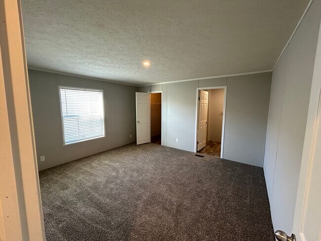 Photo - 648 Oregon St