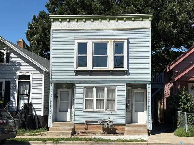 Building Photo - 916 W Greenfield Ave Unit 916 W Greenfield Rental