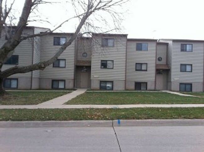 Building Photo - Cute 1 Bedroom Condo Available 2026 Unit 1