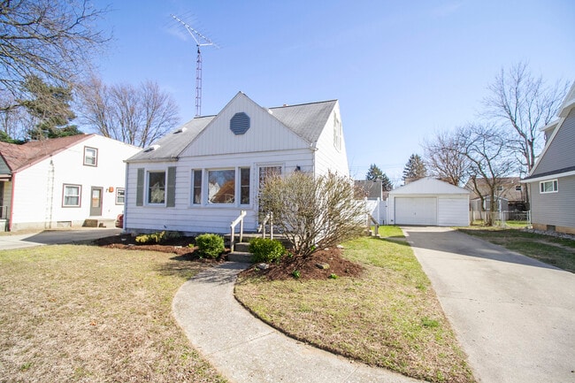 Photo - 2859 Boxwood Rd House