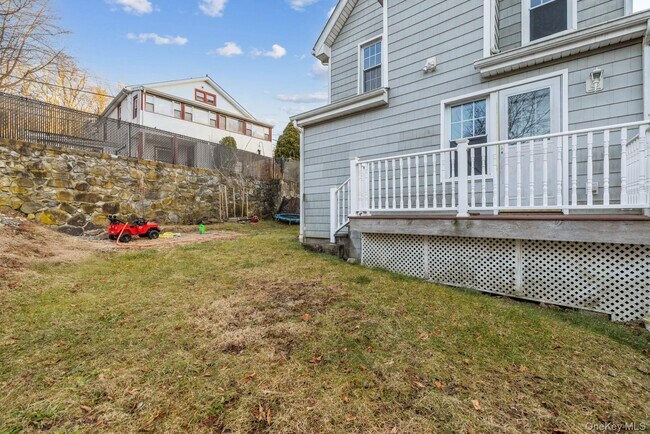 Photo - 983 Warren Ave