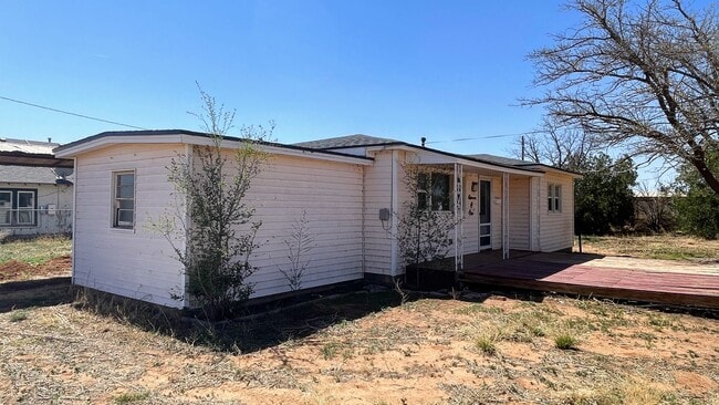 Photo - Cozy 3-Bedroom Home with Spacious Front Porch – Perfect for Small Families!