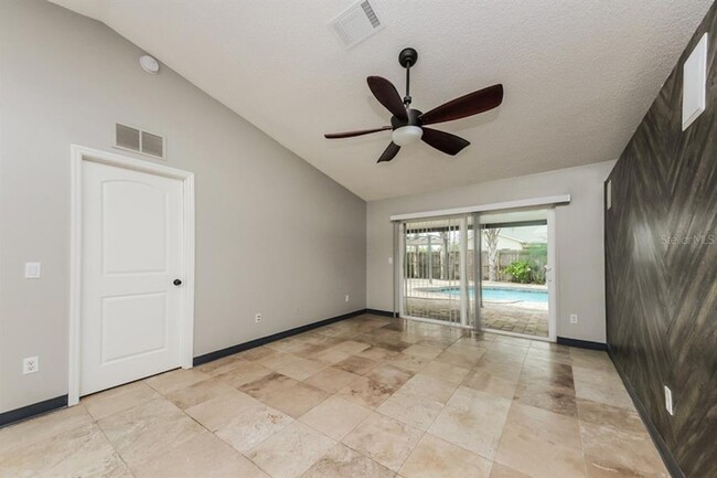 Photo - 637 Regency Way