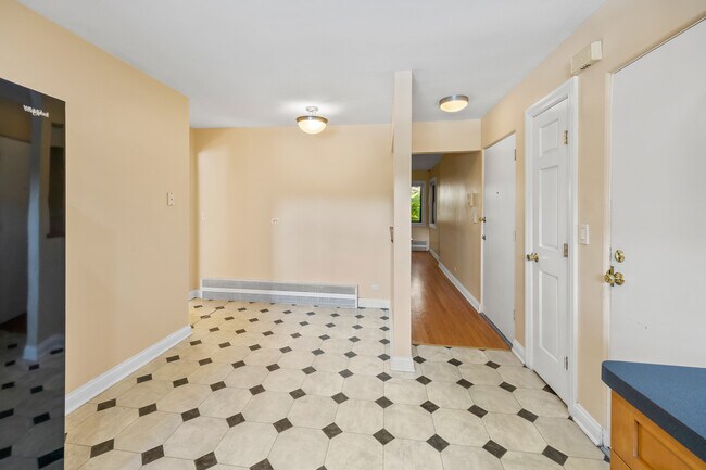 Photo - 503 Sheridan Rd