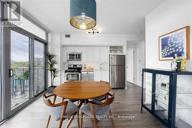 Photo - 105 The Queensway Unit 603