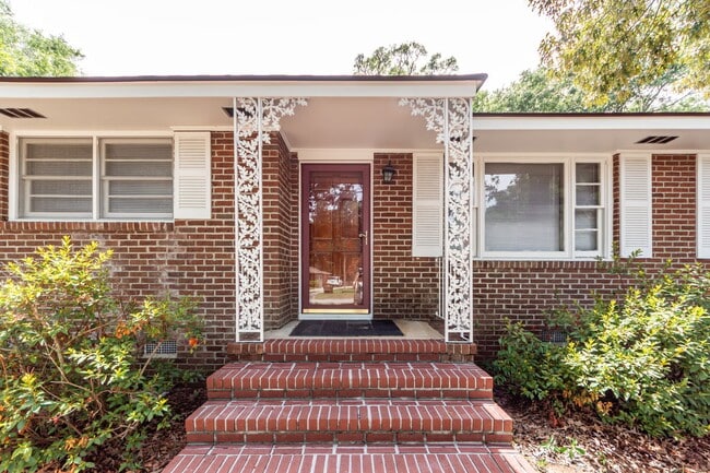 Photo - 453 Wade Hampton Dr