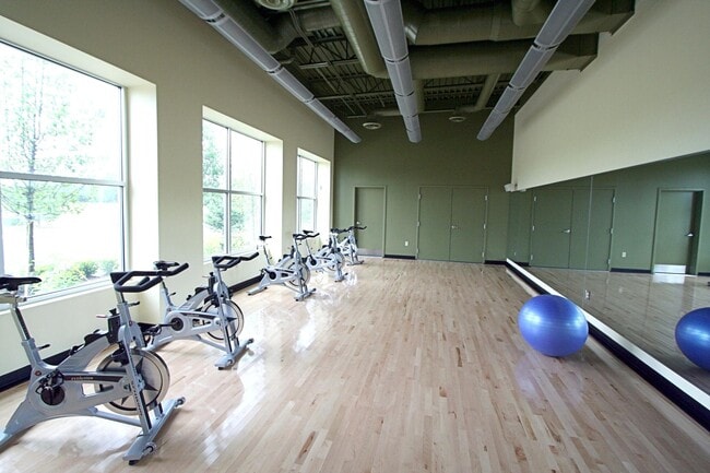 Photo - 5647 Hampshire Ln