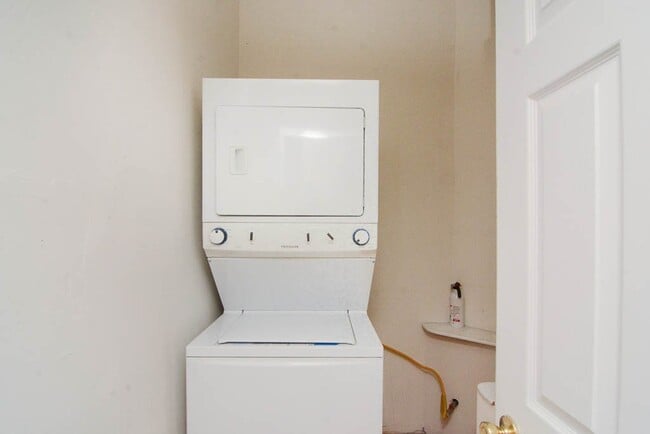 Photo - 2022 W Augusta Blvd Unit G09C