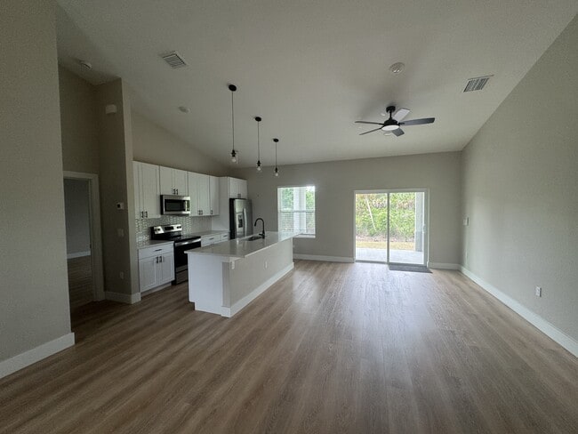 Photo - 16475 Mc Laury Ave