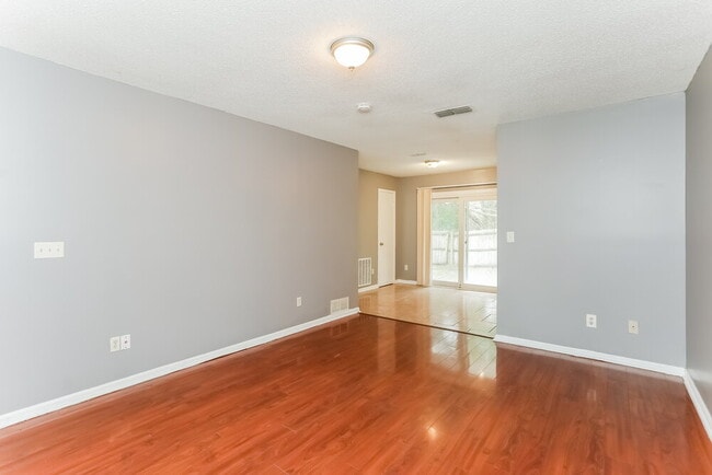 Photo - 5049 Yearling Ln