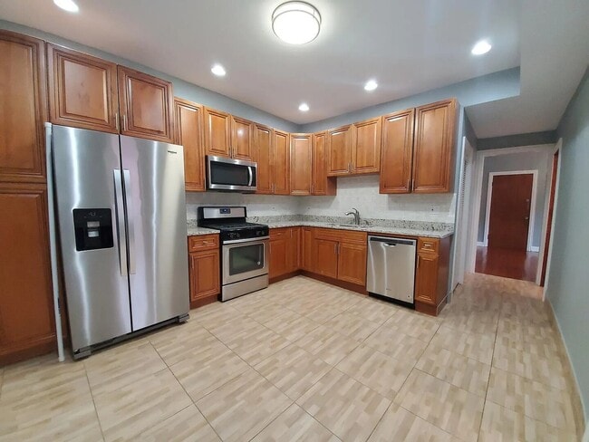 Photo - 2242 N Western Ave Unidad 1R