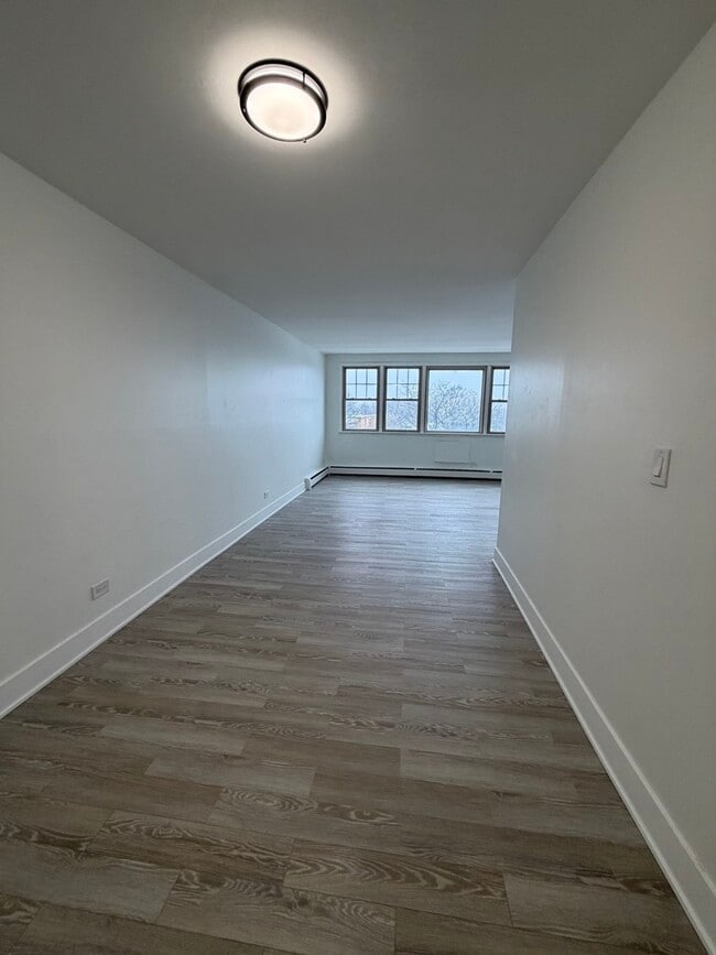 Photo - 7200 N Claremont Ave