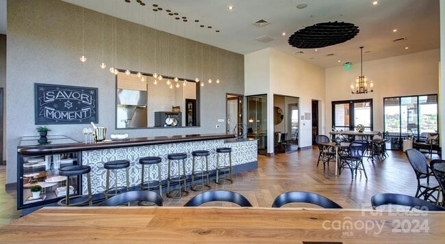 Photo - 6408 Providence Farm Ln Unidad B3