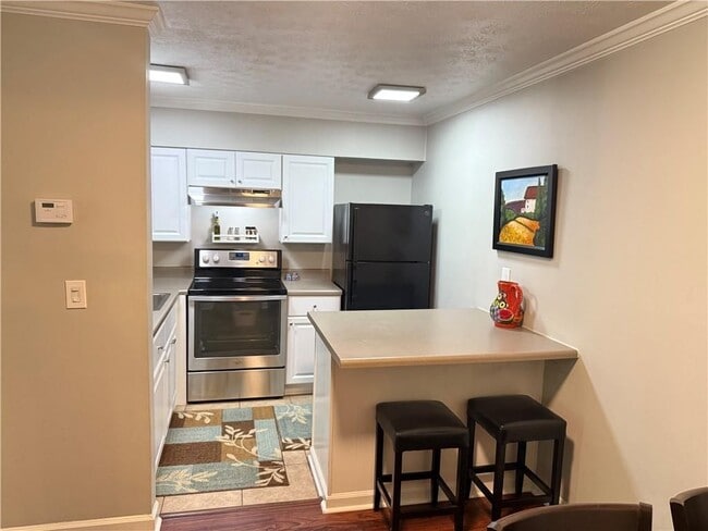 Photo - 3085 Colonial Way