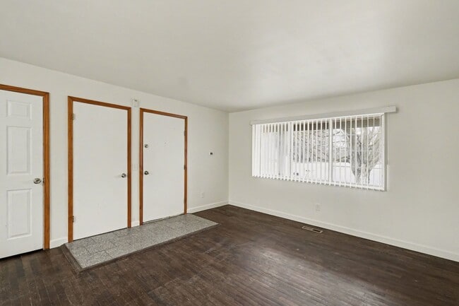 Photo - MOVE IN SPECIAL!!! - 1/2 OFF FIRST MONTH'S RENT