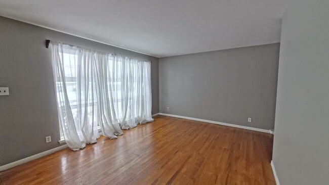 Building Photo - 2689 Sierra Dr