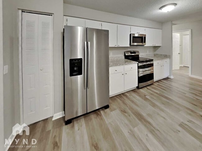 Photo - 2125 Karen Dr