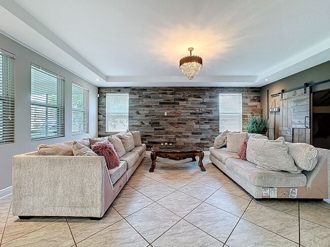 Photo - FURNISHED 4 Bedroom House + Office + Home ...