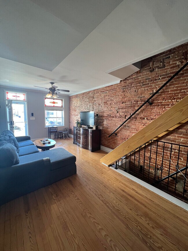 Photo - 510 S Montford Ave Unidad Short Term 2 Bed 2 Bath