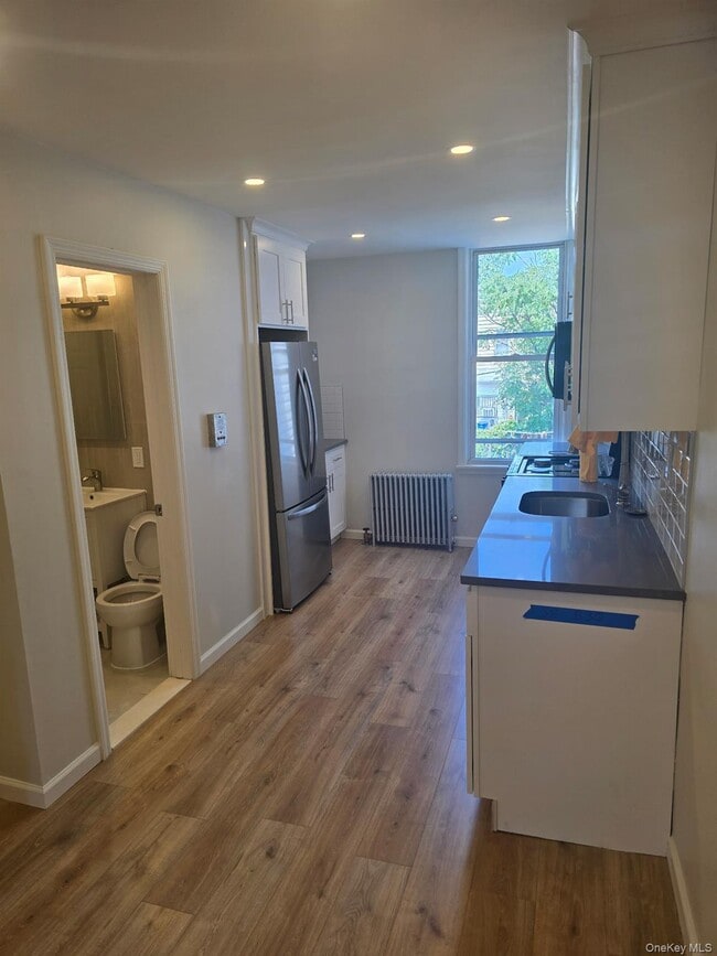 60-77 55th St Unit 2R