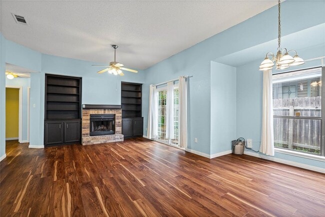 Photo - 2408 Windrift Way