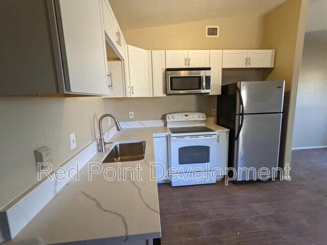 3310 E Bermuda St Unit 2